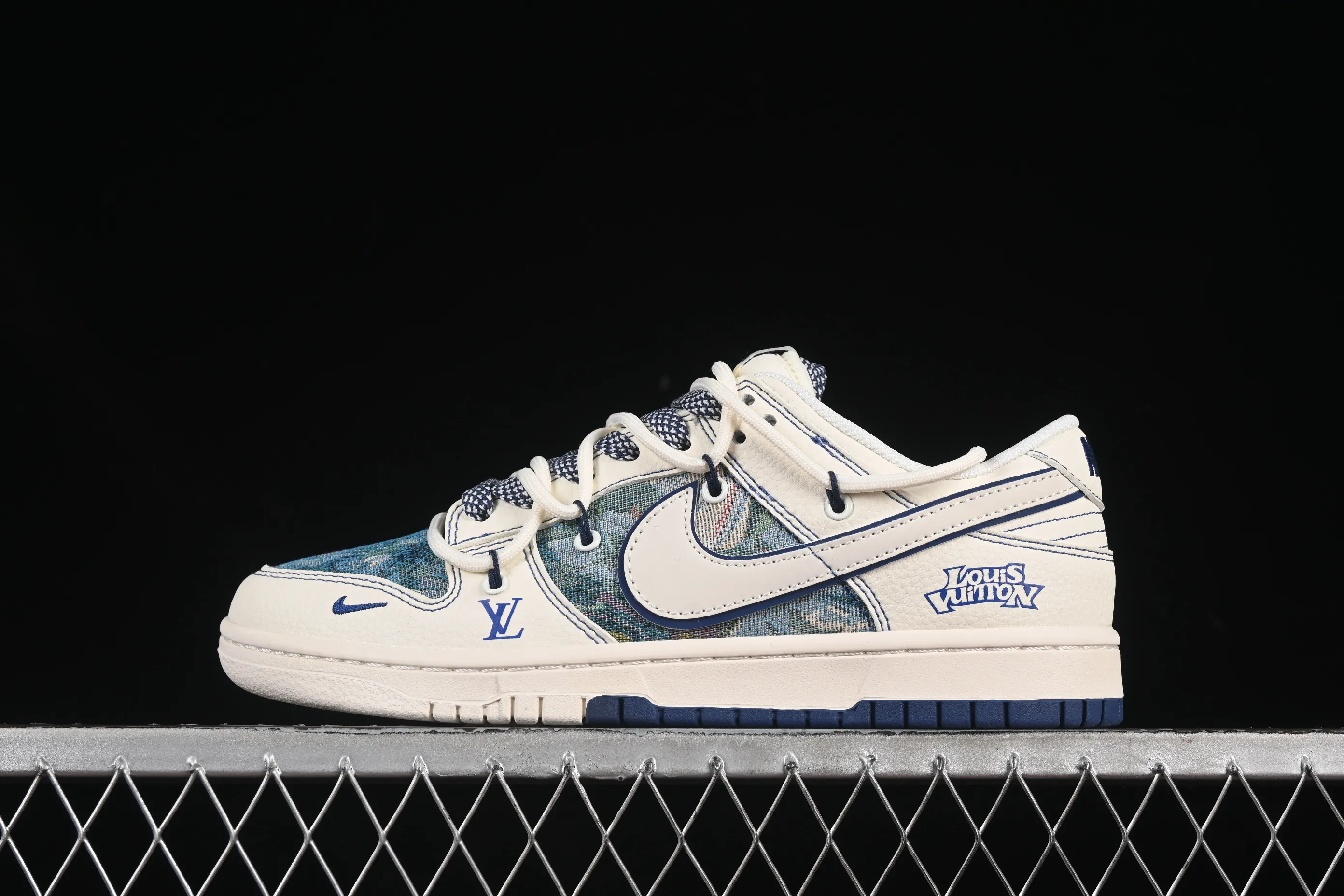 All categories Nk SB Dunk Series Nk SB Dunk Low High-end customized low-top sneakers Nike SB Dunk Low LV series Strap oil painting white hook Anniversary high-end customized low-top casual sneakers DM6868-077